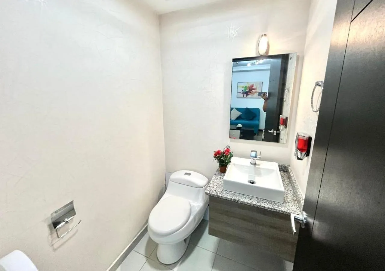 Suite De Lujo Parque La Carolina Quito 0*,